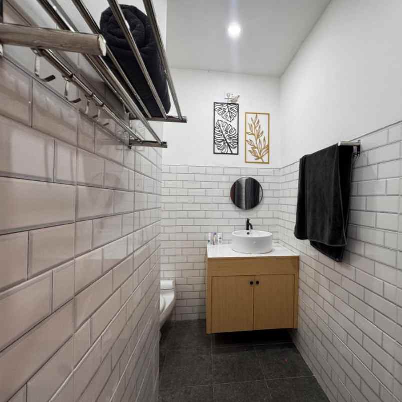 dijual villa buduk