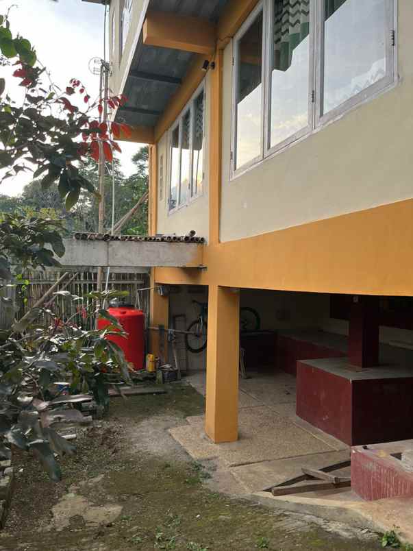 dijual villa cilengkrang
