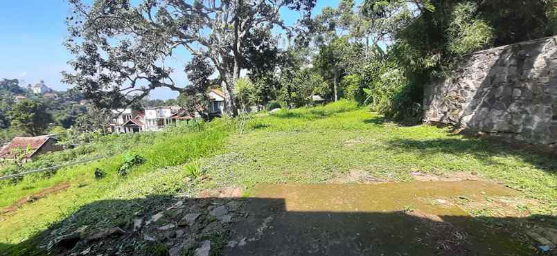 dijual villa giri mekar