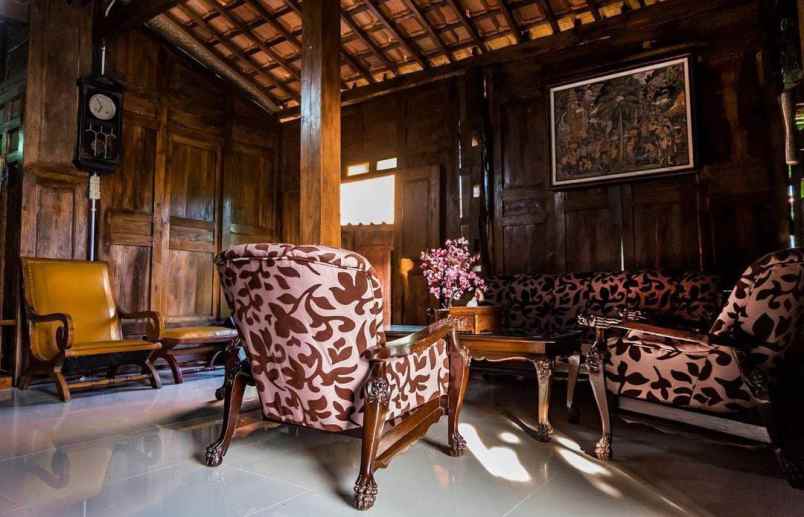 dijual villa jl godean