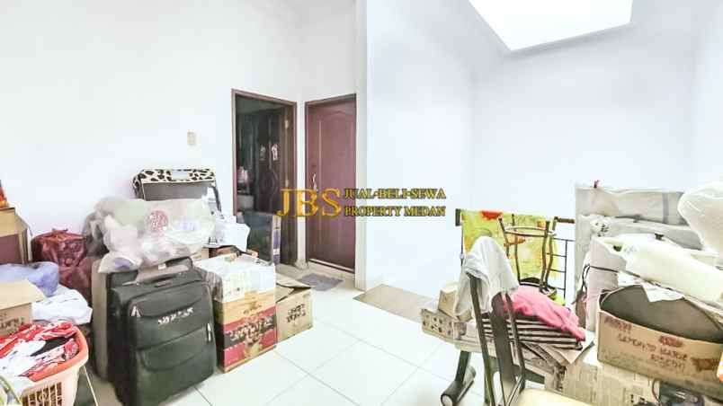 dijual villa kompek cemara asri jalan