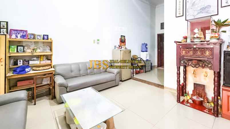 dijual villa kompek cemara asri jalan