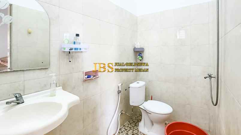 dijual villa kompek cemara asri jalan