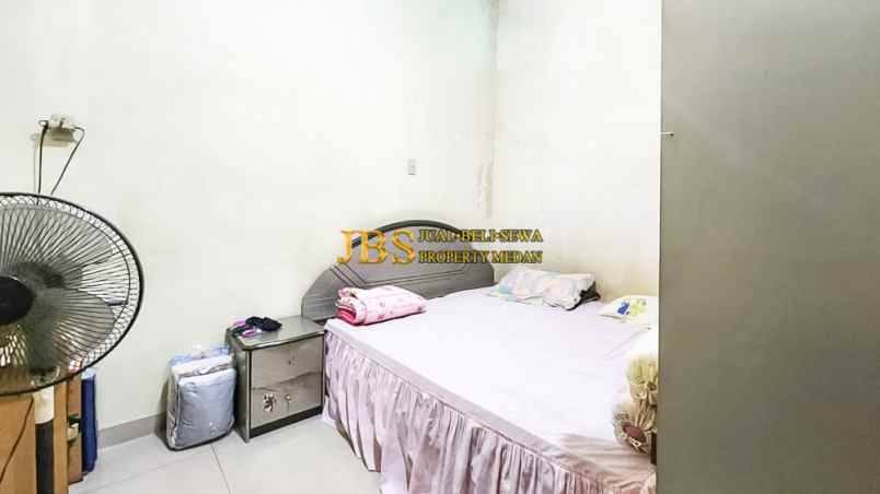 dijual villa kompek cemara asri jalan