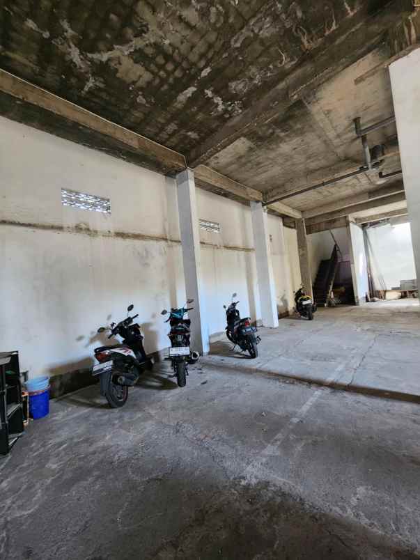 dijuwal kost aktif 3 lt dekat muladi dome