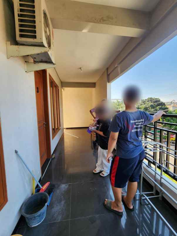 dijuwal kost aktif 3 lt dekat muladi dome