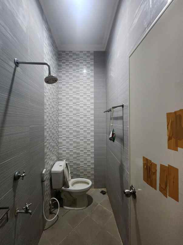 dijuwal kost aktif 3 lt dekat muladi dome