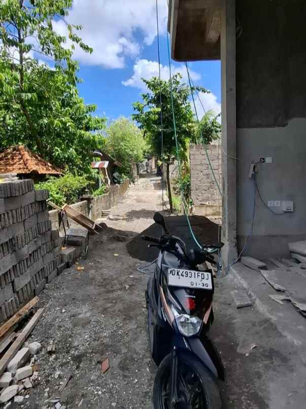 dikontrakan 2 1 are jl raya semer kerobokan kuta utara