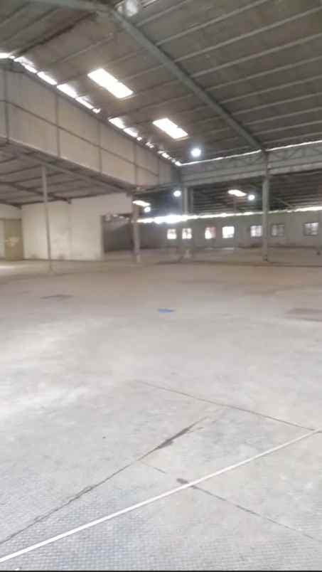 disewakan gudang di jl raya narogong kota bekasi