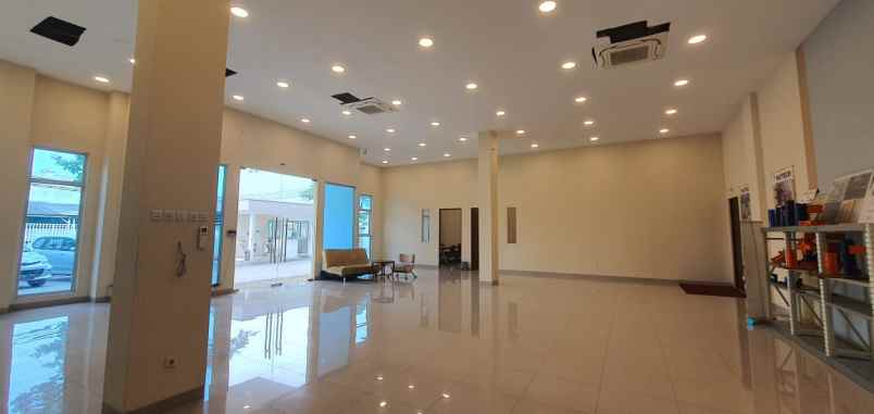 disewakan ruko gudang kantor delta silicon lippo cikarang