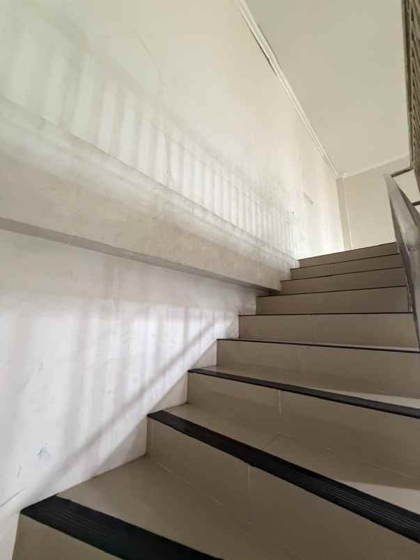 disewakan ruko gudang kantor jl agus salim