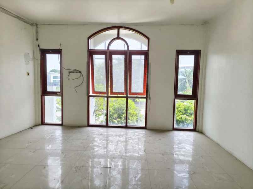 disewakan ruko gudang kantor jl boulevard raya medan estate