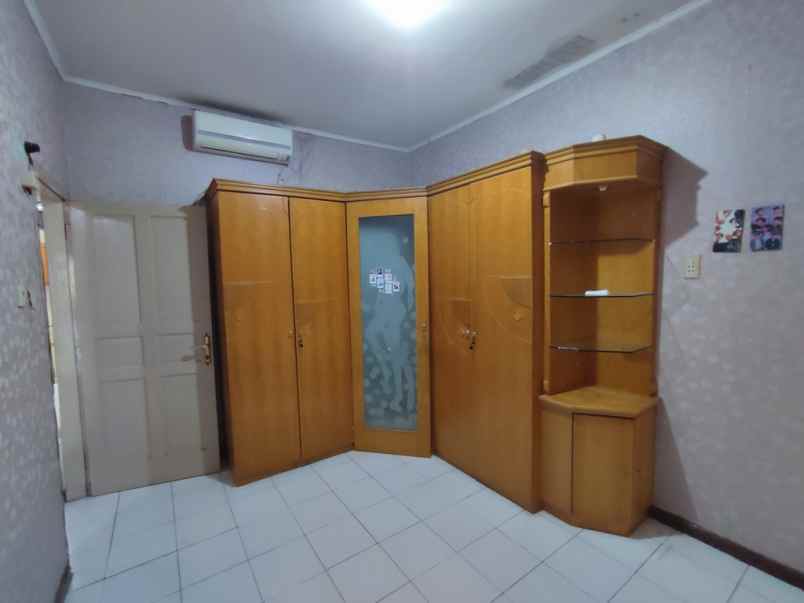 disewakan rumah 1 tingkat komplek cemara asri