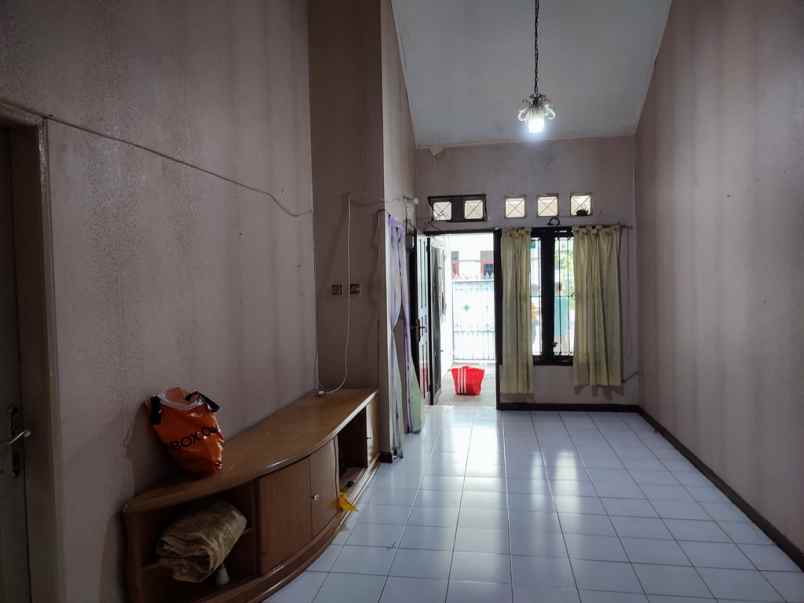 disewakan rumah 1 tingkat komplek cemara asri