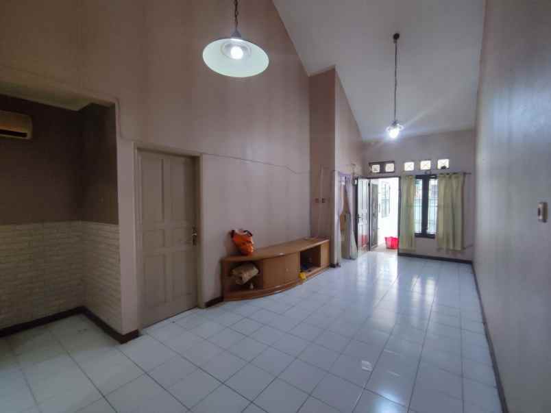 disewakan rumah 1 tingkat komplek cemara asri