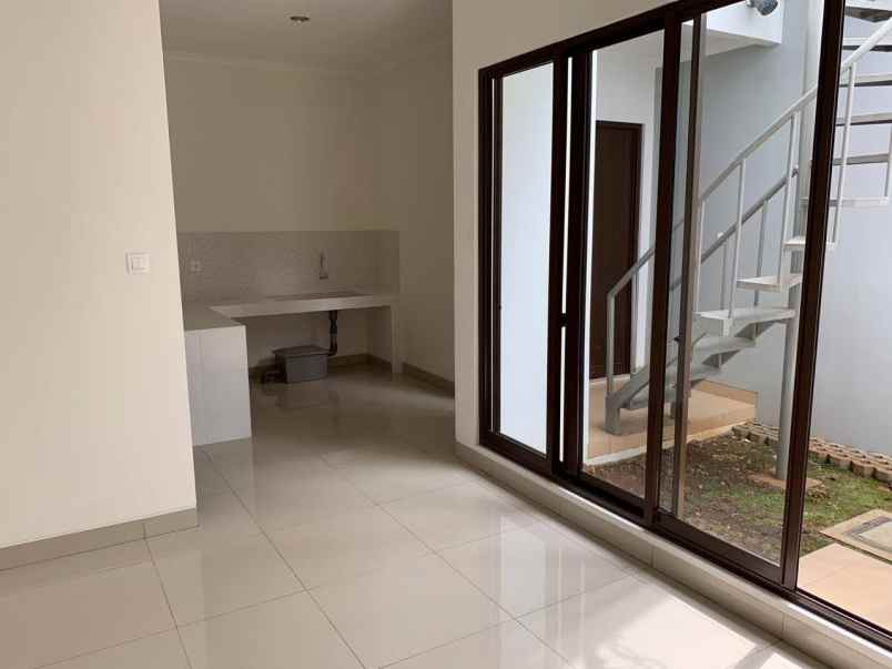 disewakan rumah bagus di summarecon bandung