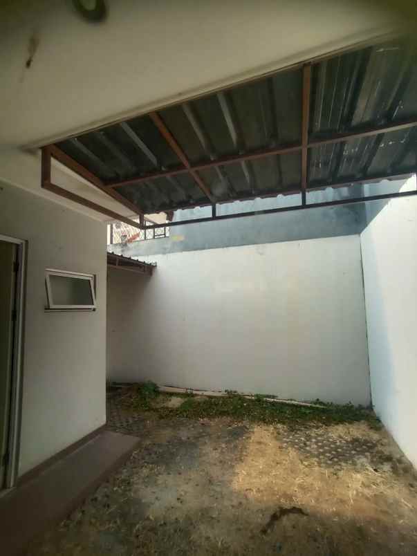disewakan rumah cluster la seine jakarta