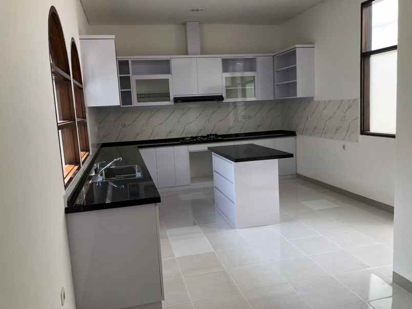 disewakan rumah di kemang dalam jakarta selatan