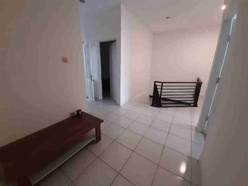 disewakan rumah komplek mpr