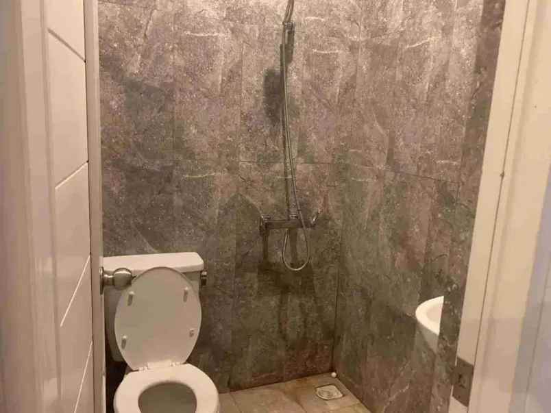 disewakan rumah komplek mpr