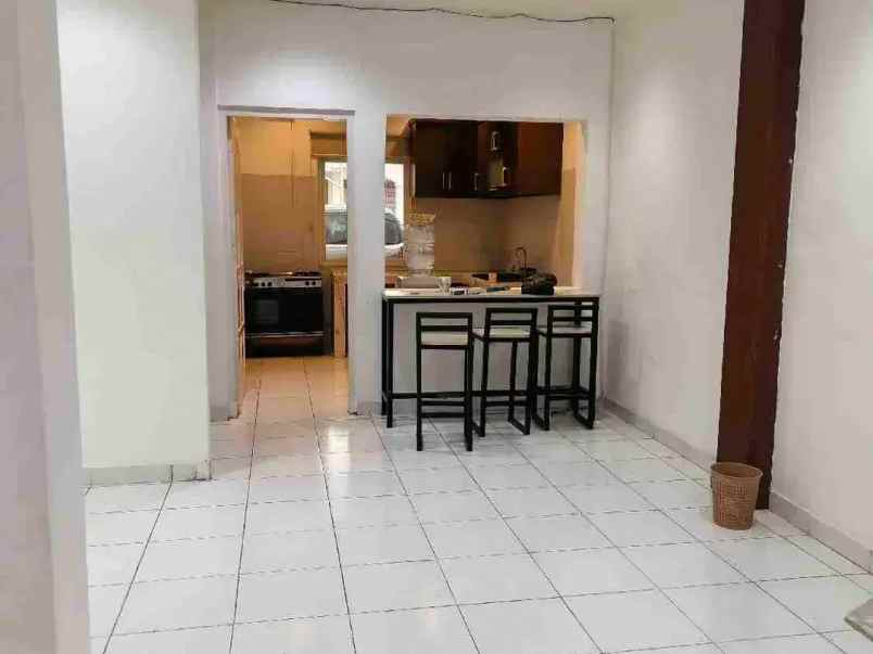 disewakan rumah komplek mpr