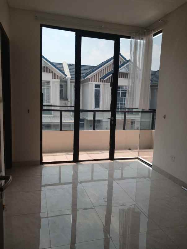 disewakan rumah lavon swan city cluster