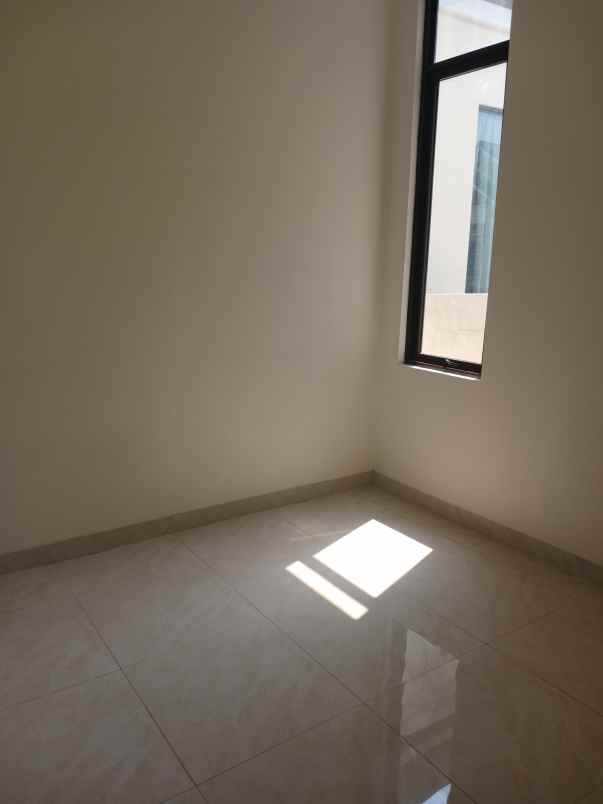 disewakan rumah lavon swan city cluster