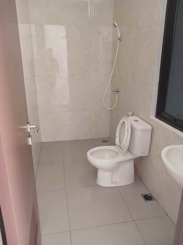 disewakan rumah lavon swan city cluster