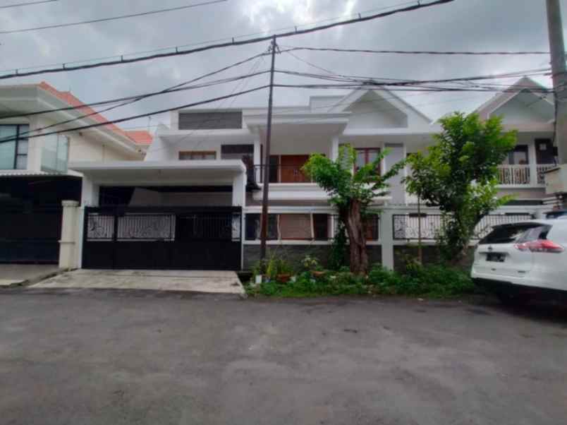 disewakan rumah manyar tirtoyoso