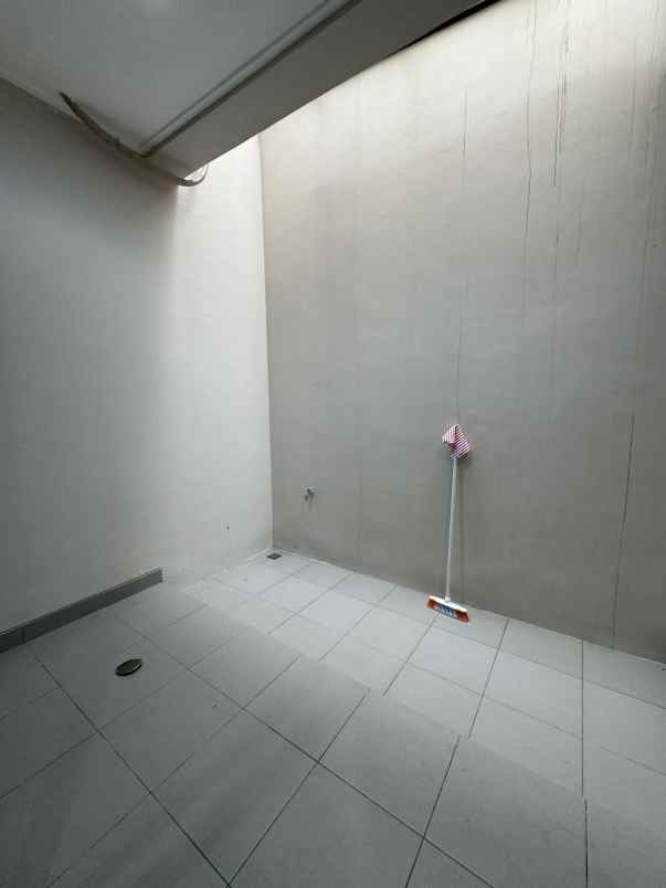 disewakan rumah pik 2