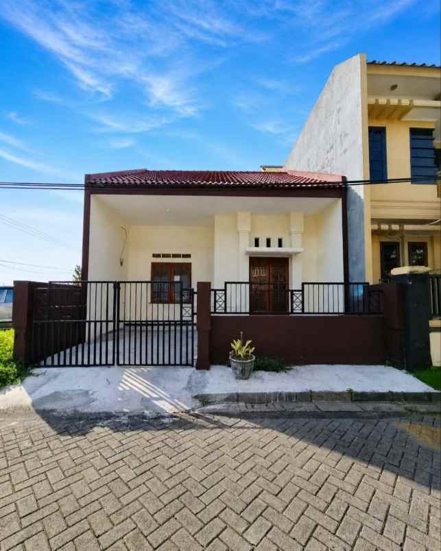 disewakan rumah puri asri pakuwon city