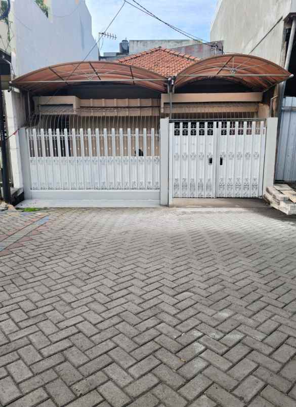 disewakan rumah simokerto