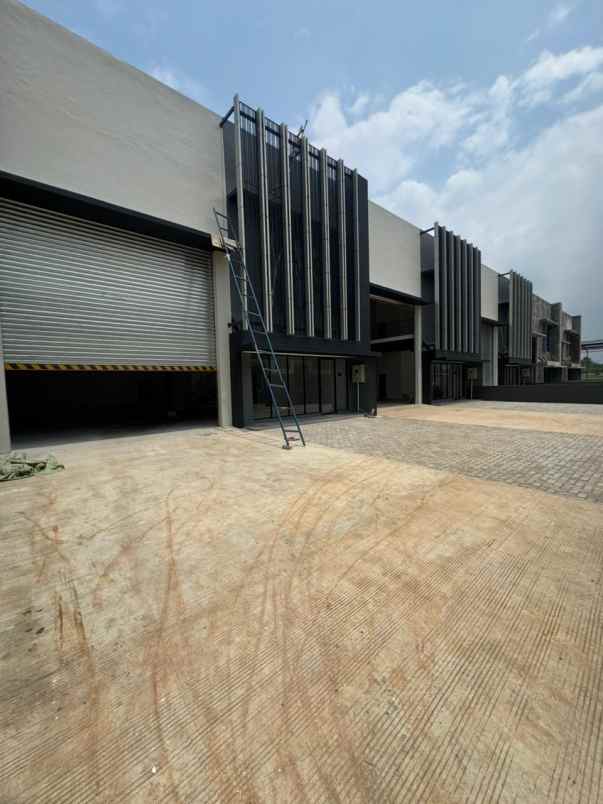gudang baru sangat strategis dilegok tangerang banten