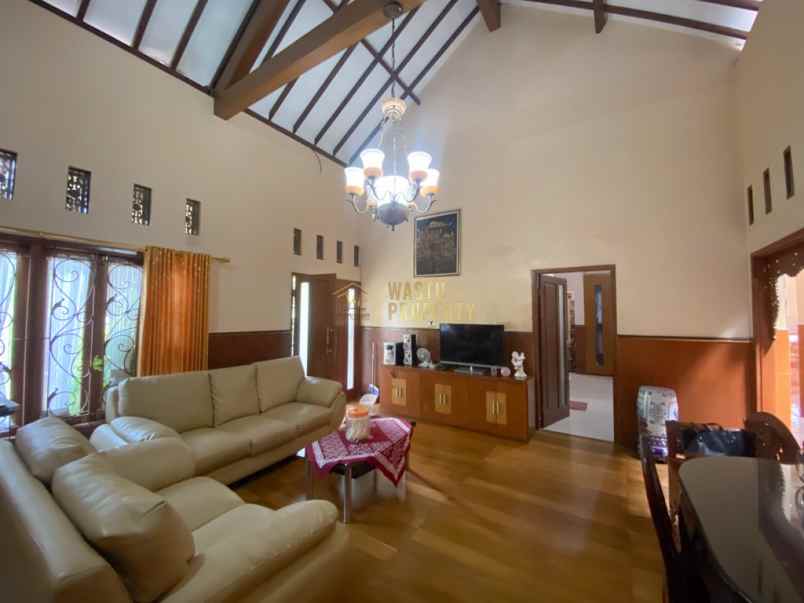 homestay 7 kamar halaman rumah luas di pleret bantul