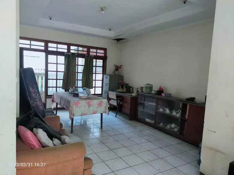 jual rumah dan kost 7 pintu di utan kayu jakarta timur