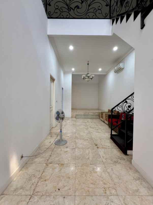 jual rumah di senopati kebayoran baru jakarta selatan