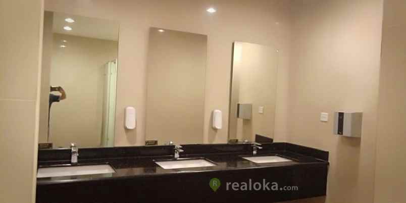 komersial jalan tb simatupang