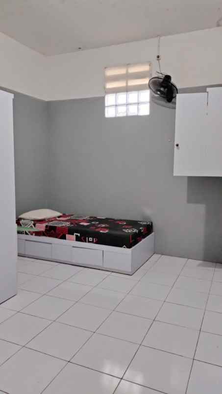 kost 57 pintu 3 lantai pinggir jalan dekat ipb