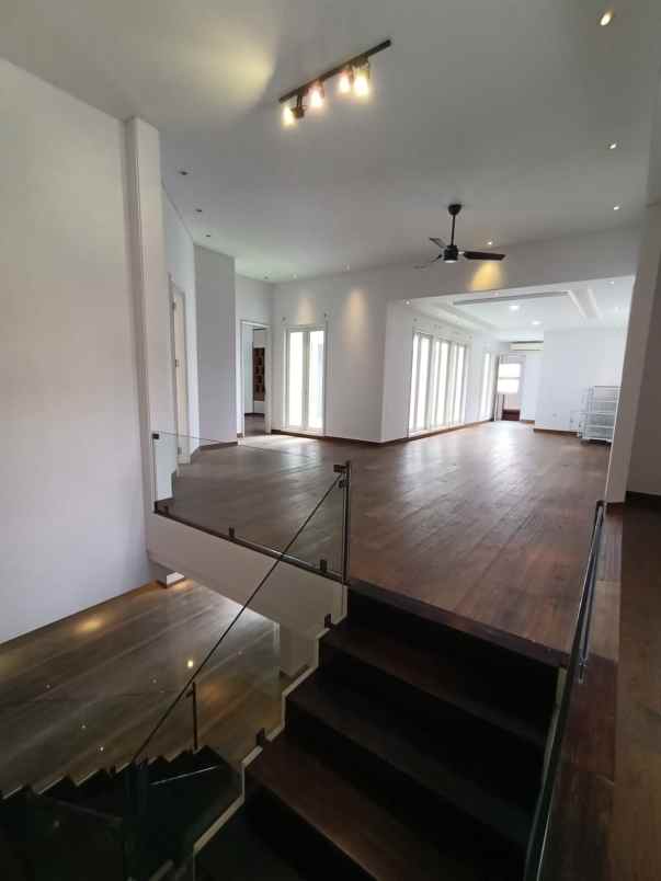 luxury house near from permata hijau kebayoran lama