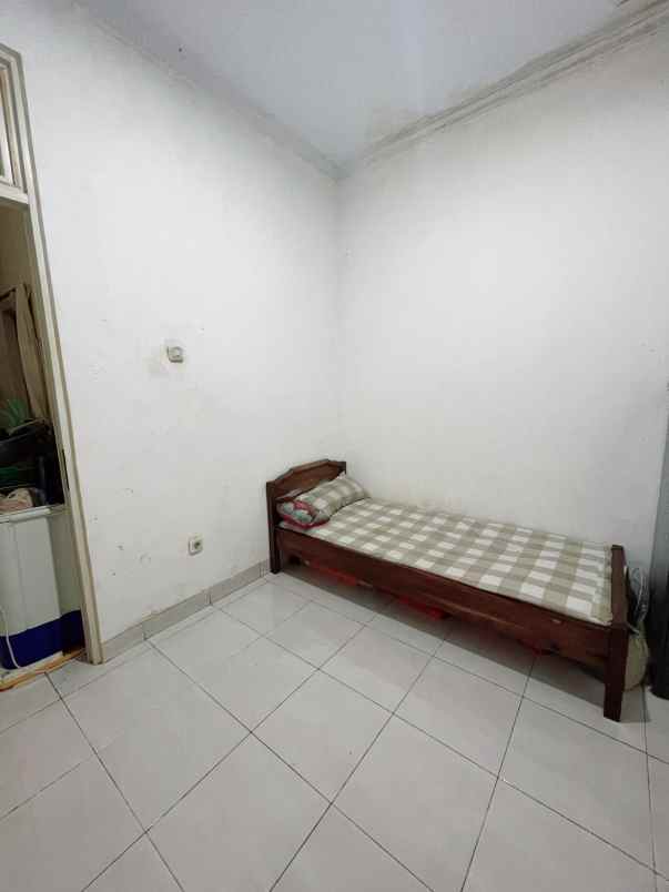 over kredit 180juta rumah maharaja depok sawangan