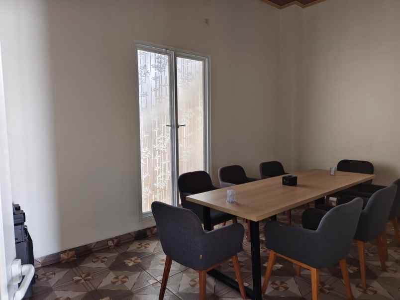 ruang usaha resto aktif dekat summarecon bekasi