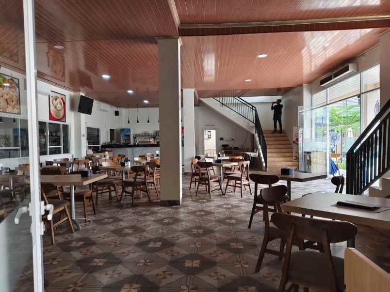 ruang usaha resto aktif dekat summarecon bekasi