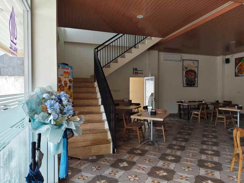 ruang usaha resto aktif dekat summarecon bekasi