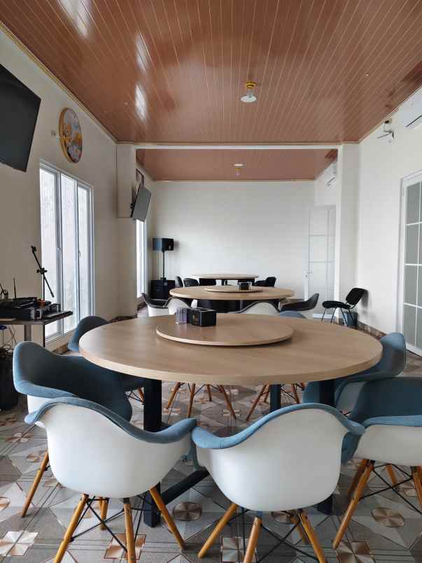 ruang usaha resto aktif dekat summarecon bekasi