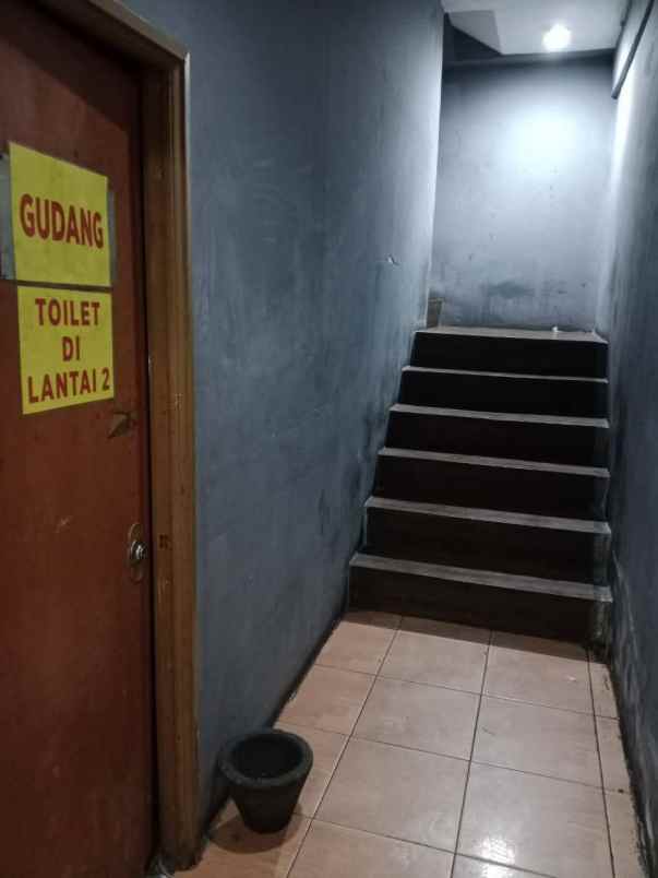 ruko gandeng 3 5 lantai di palem lestari jkt barat