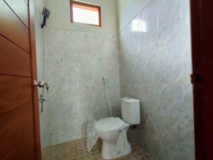 rumah 2 lantai modern lingkungan sudah jadi di kalasan