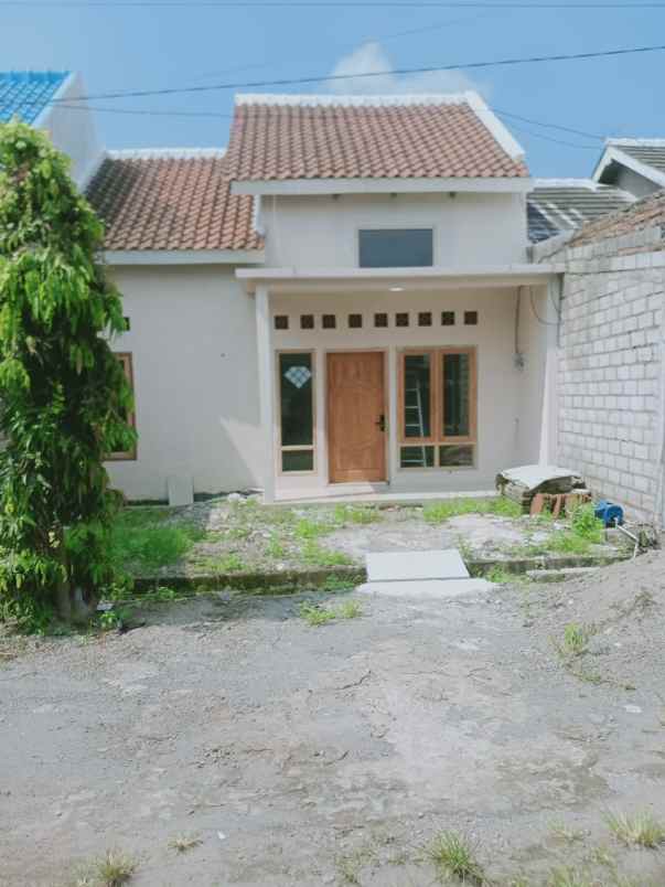 rumah 200jt an pinggir jalan dekat kota free shm