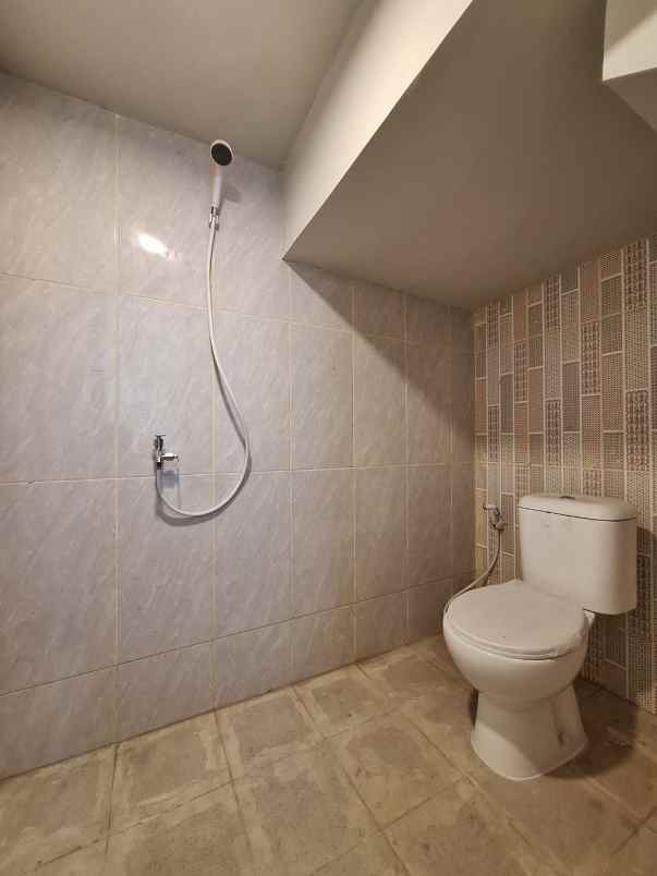 rumah baru 2 lantai dekat stasiun lrt cibubur