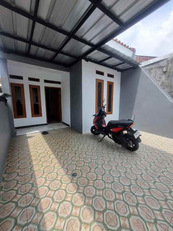 rumah baru dalam perumahan dekat stasiun ka