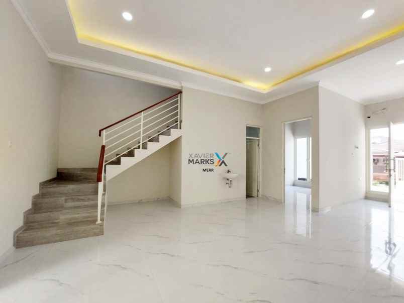 rumah baru gress manyar kertoadi model scandinavian